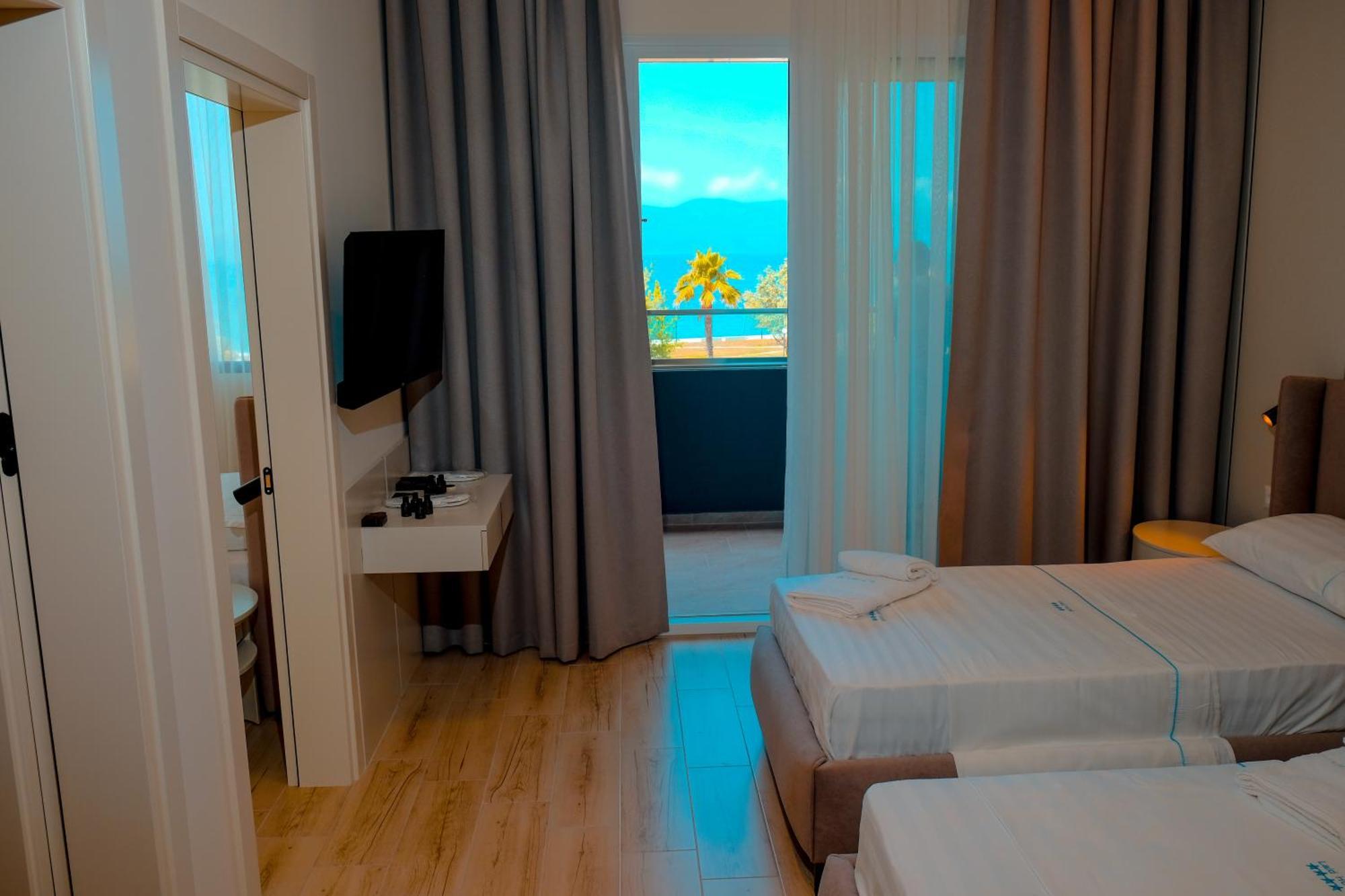 Laid Hotel Vlorë Exterior foto