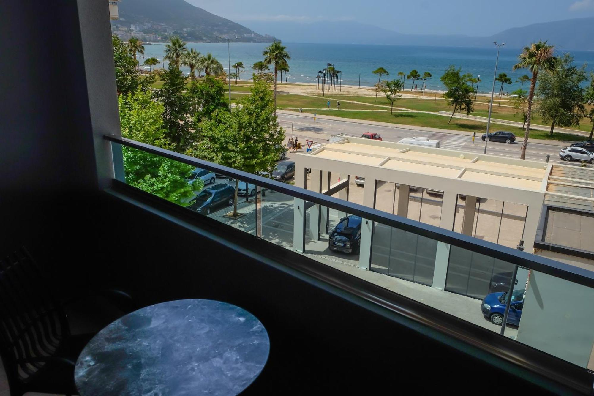Laid Hotel Vlorë Exterior foto