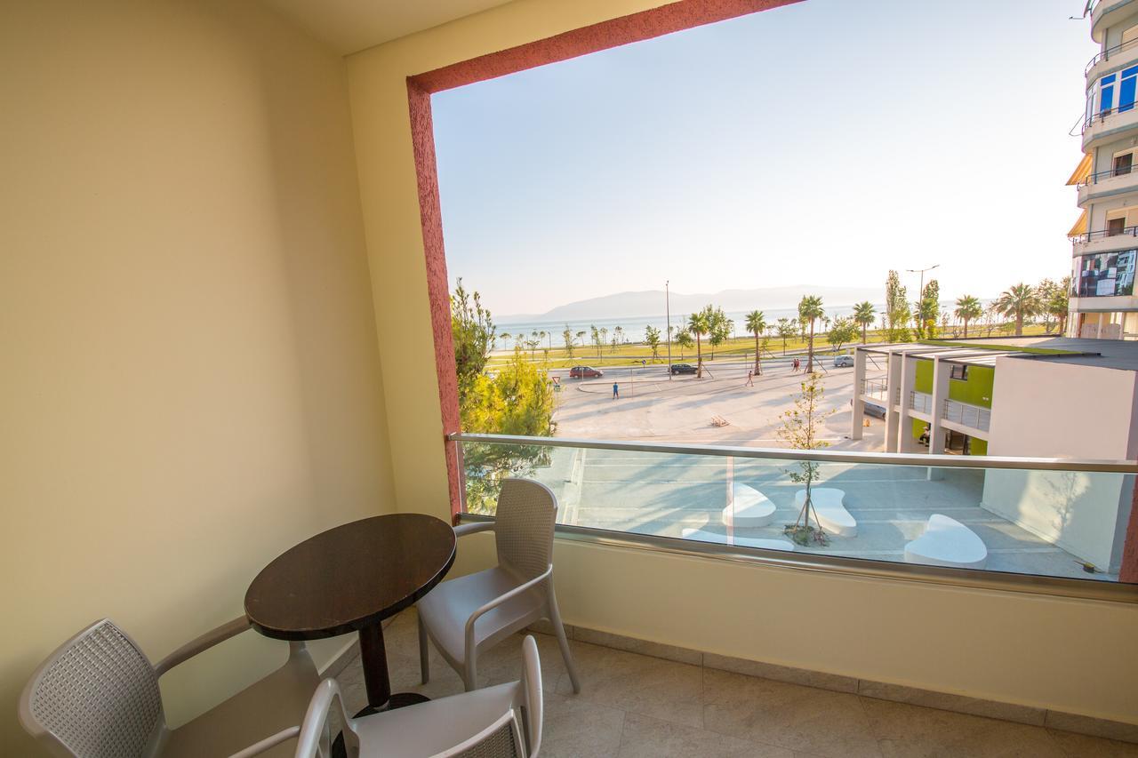 Laid Hotel Vlorë Exterior foto