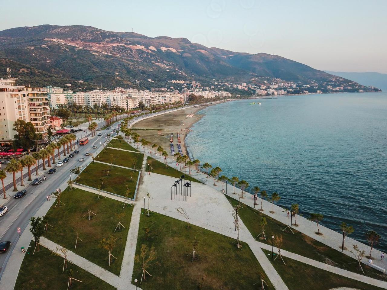 Laid Hotel Vlorë Exterior foto